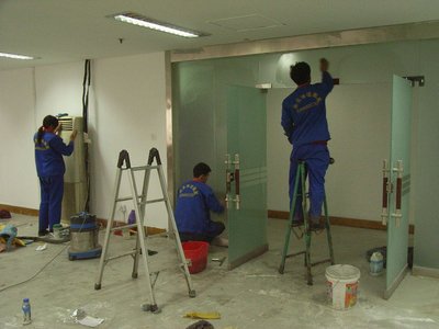 合肥保潔教你高效快捷的玻璃鏡面清潔方法 